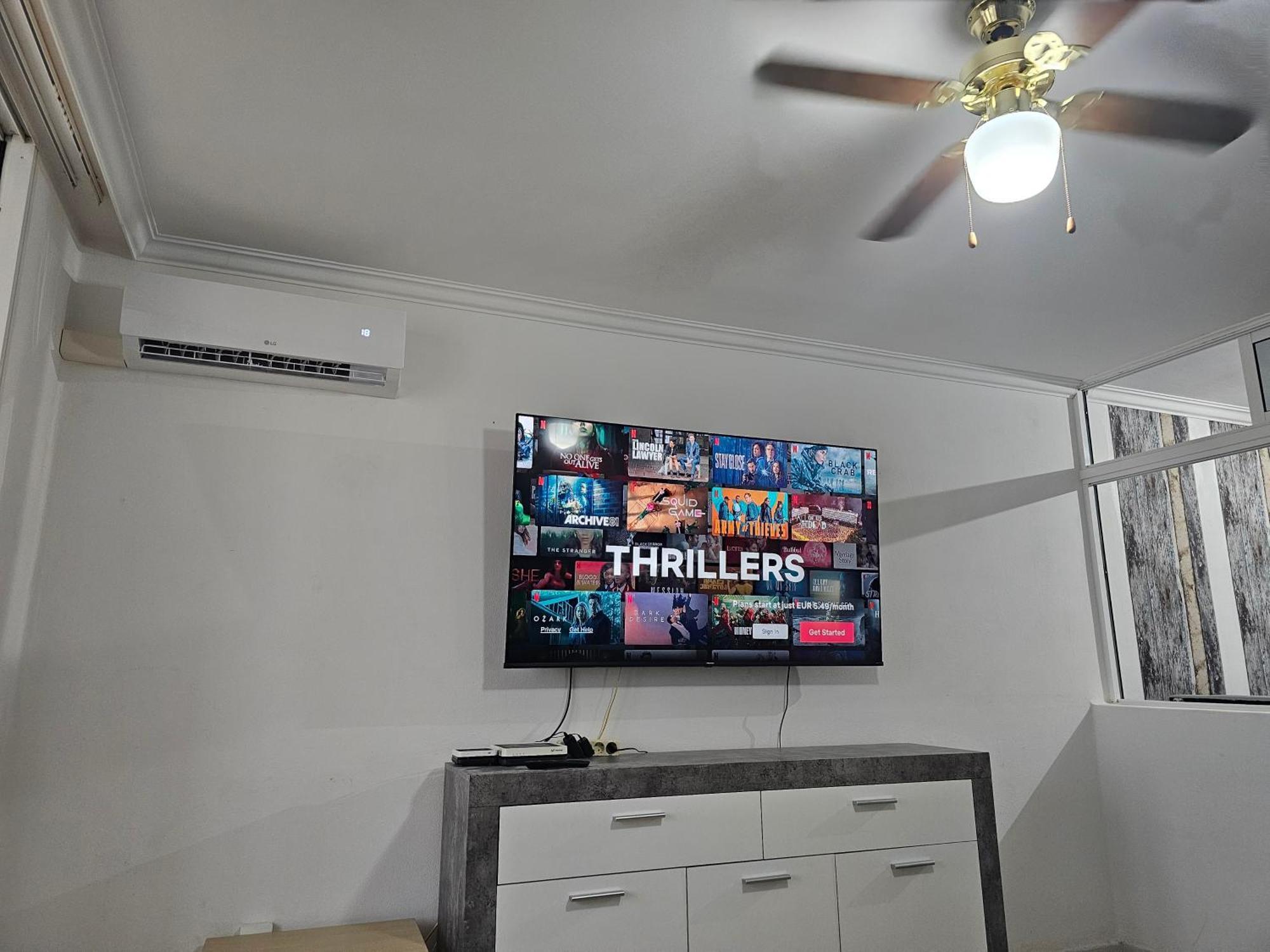 Cozy Studio, Aircon And 3 Pools 圣米格尔德阿沃纳 外观 照片